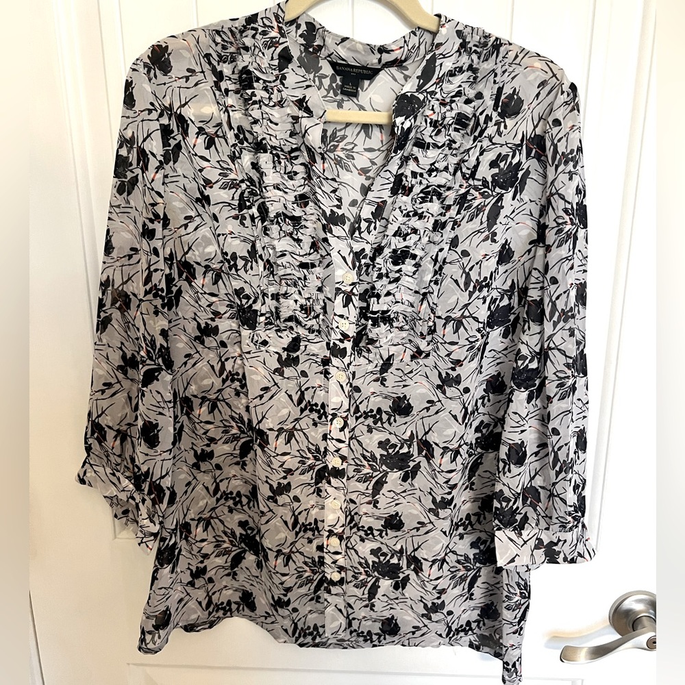 COPY - Womens Banana Republic Button Up Blouse